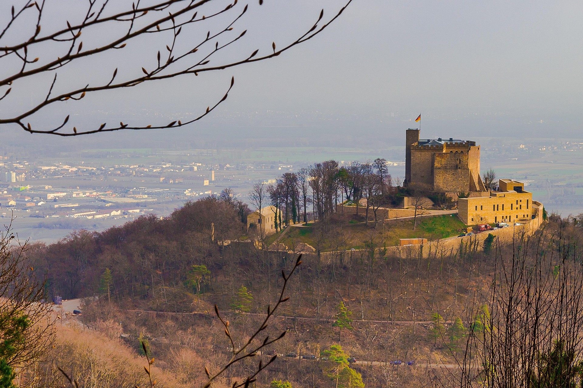 Hambacher Schloss Neustadt an der Weinstraße – KeyInspect